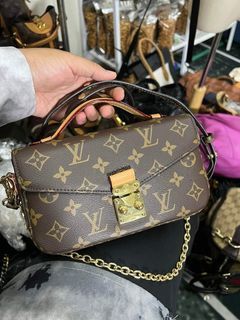 FULL SET Louis Vuitton LV Multi Pochette Pouch Accessoires Empreinte in  Noir Black M80399, Luxury, Bags & Wallets on Carousell