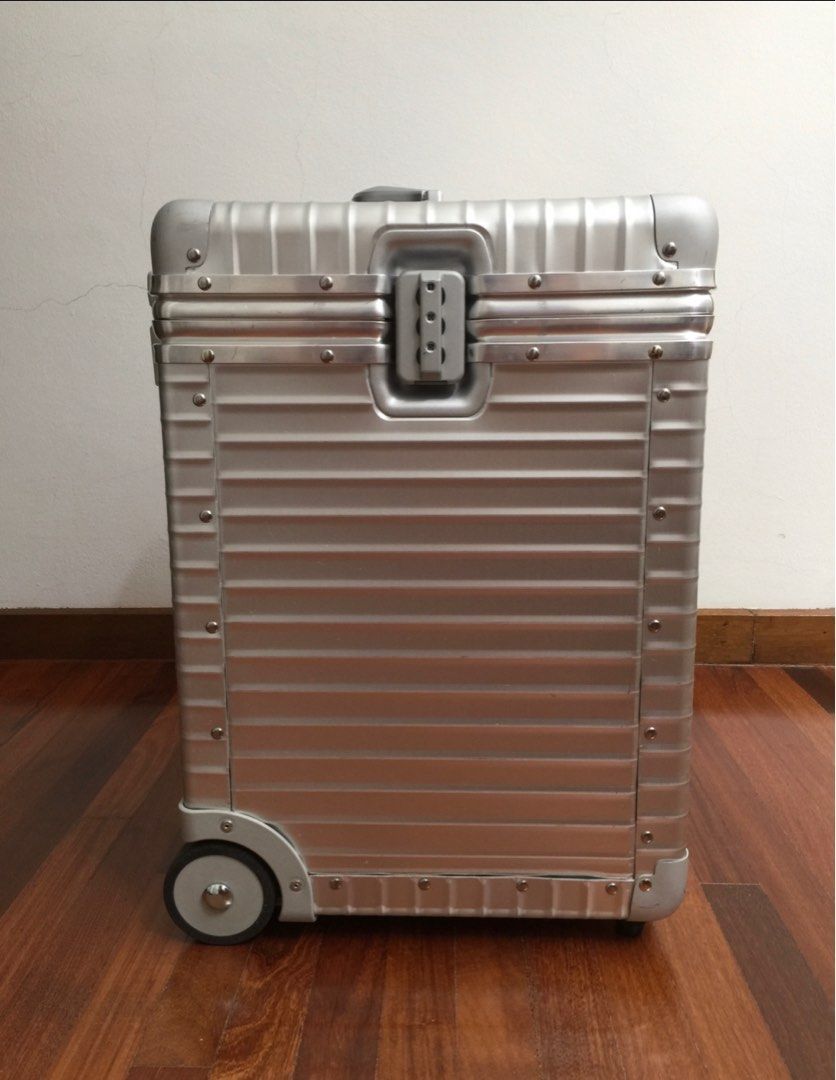 Rimowa topas sale mini