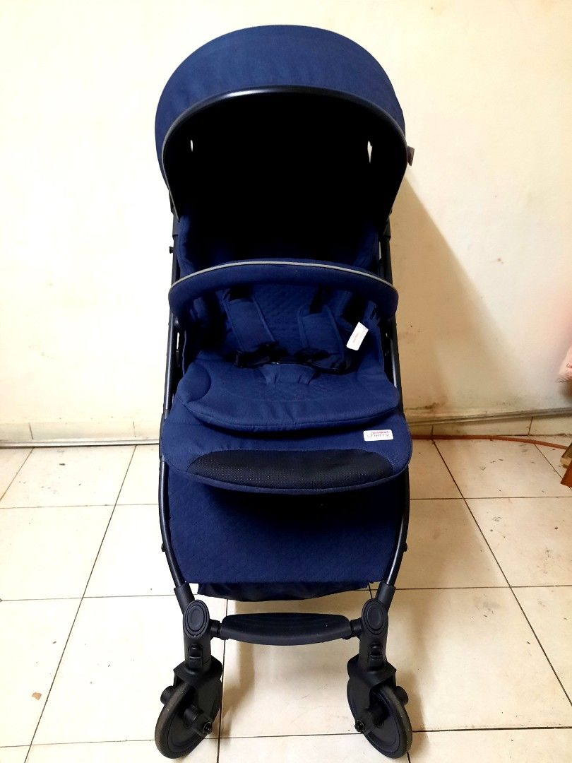 D288 2025 dolph stroller