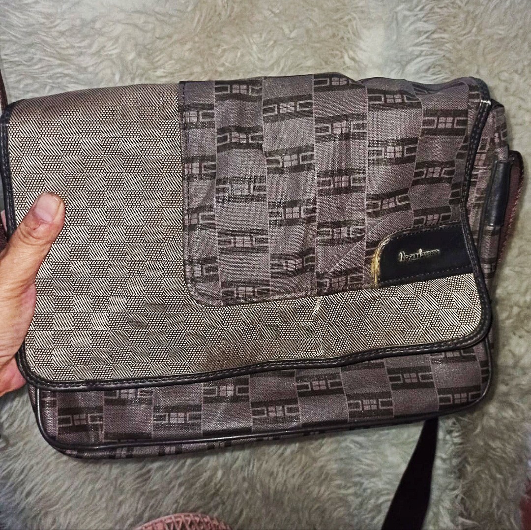 selempang louis vuitton pria medium tas selempang pria, Barang Mewah, Tas &  Dompet di Carousell