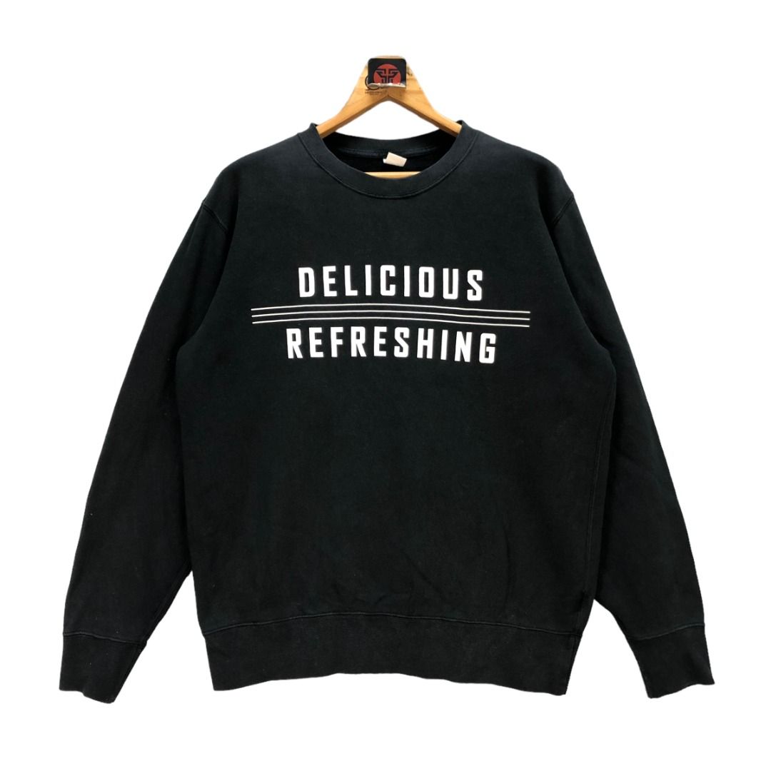 Uniqlo coca cola sweater 2025