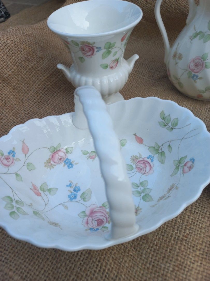 Wedgewood Rosehip 1992 (Category: Dinnerware & Cutlery) located in Paranaque City. Submitted by goldenmomma (Listing ID 1248962445, Image 2). Description: Vintage Wedgewood Rosehip Collectible (1991) Bone China 7 pieces / Pristine Condition Made in England.