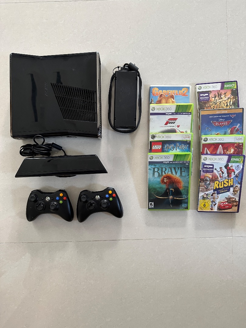 XBOX 360 250GB Kinetic 2 wireless controllers games