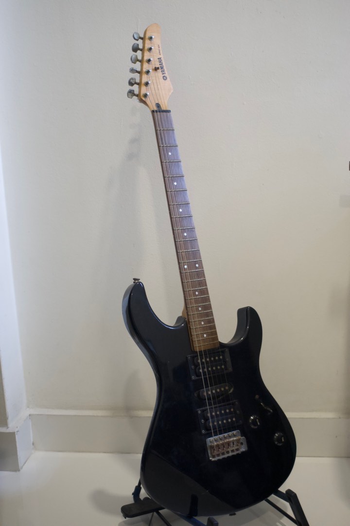 Yamaha ERG 121, Hobbies & Toys, Music & Media, Musical Instruments on ...
