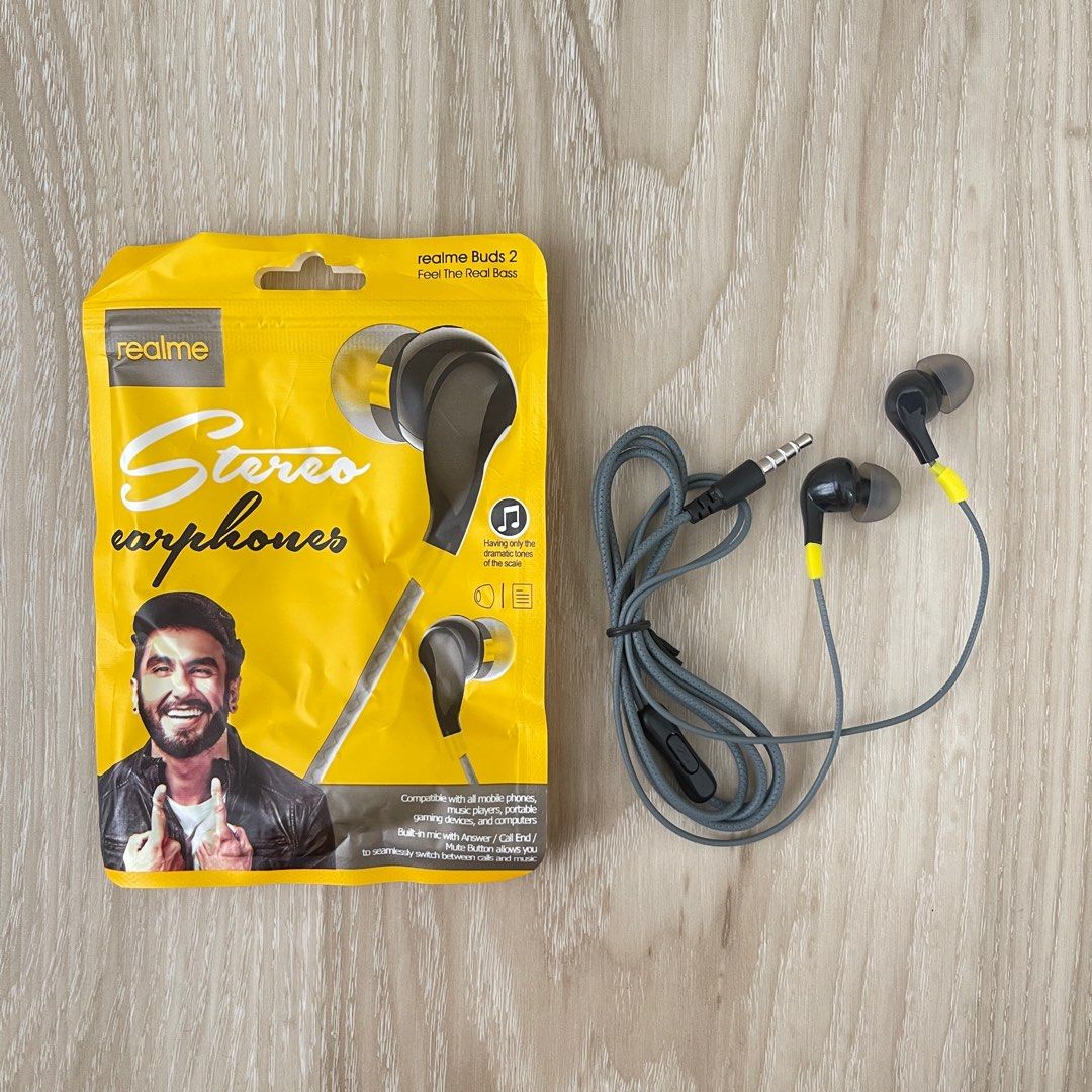 Realme store stereo earphones