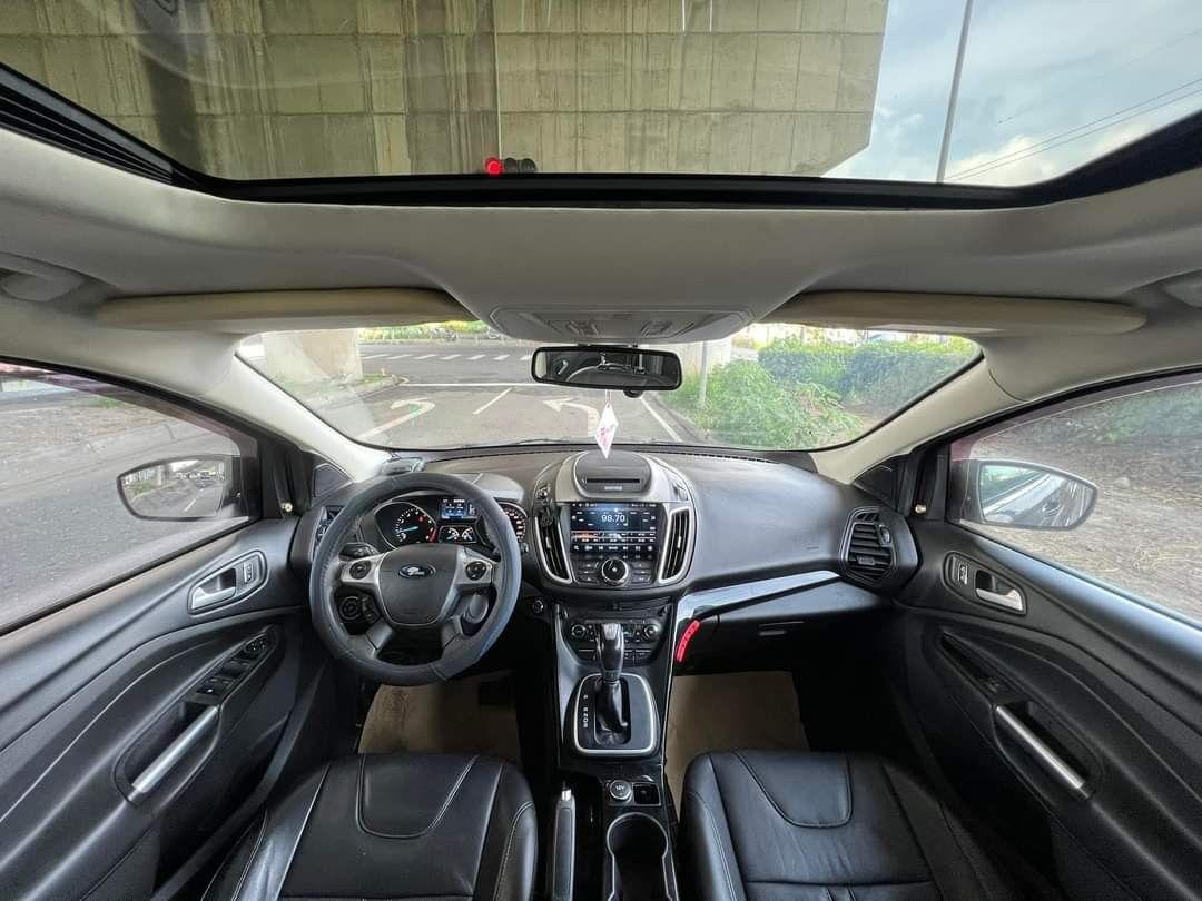 1.5T 小改款 Kuga 頂級 全景天窗 電動尾門 售32萬 台中看車 自售 照片瀏覽 7