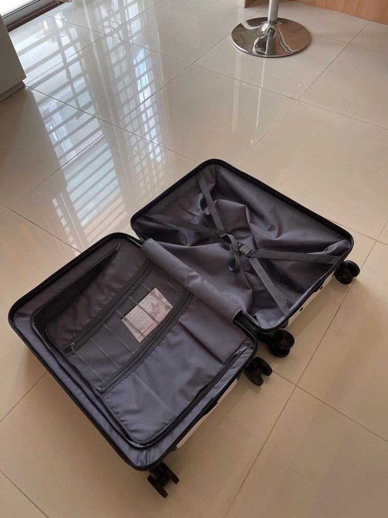 American Express 24 inch luggage Bag Hobbies Toys Travel