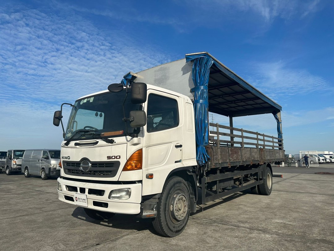 24FT Hino, Cars, Commercial Vehicles, Rentals on Carousell