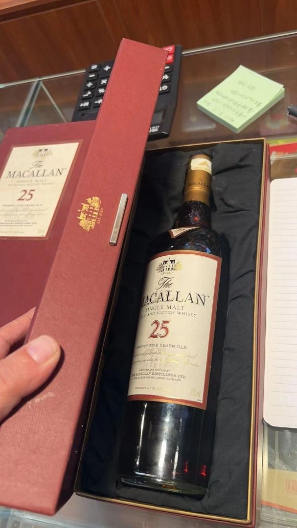 收麥卡倫25年草寫版Macallan 25, 嘢食& 嘢飲, 酒精飲料- Carousell