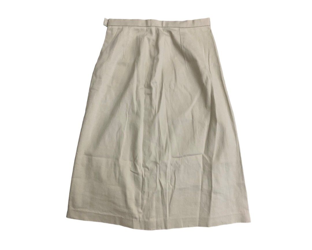 ✸ beige a-line mid skirt (Category: Skirts) located in Las Pinas. Submitted by cyamese (Listing ID 1249233165, Image 2). Description: condition: used once size: 25” waist - 24” length (can provide measurements) mop: gcash / bpi mod: gogoexpress / same day delivery .