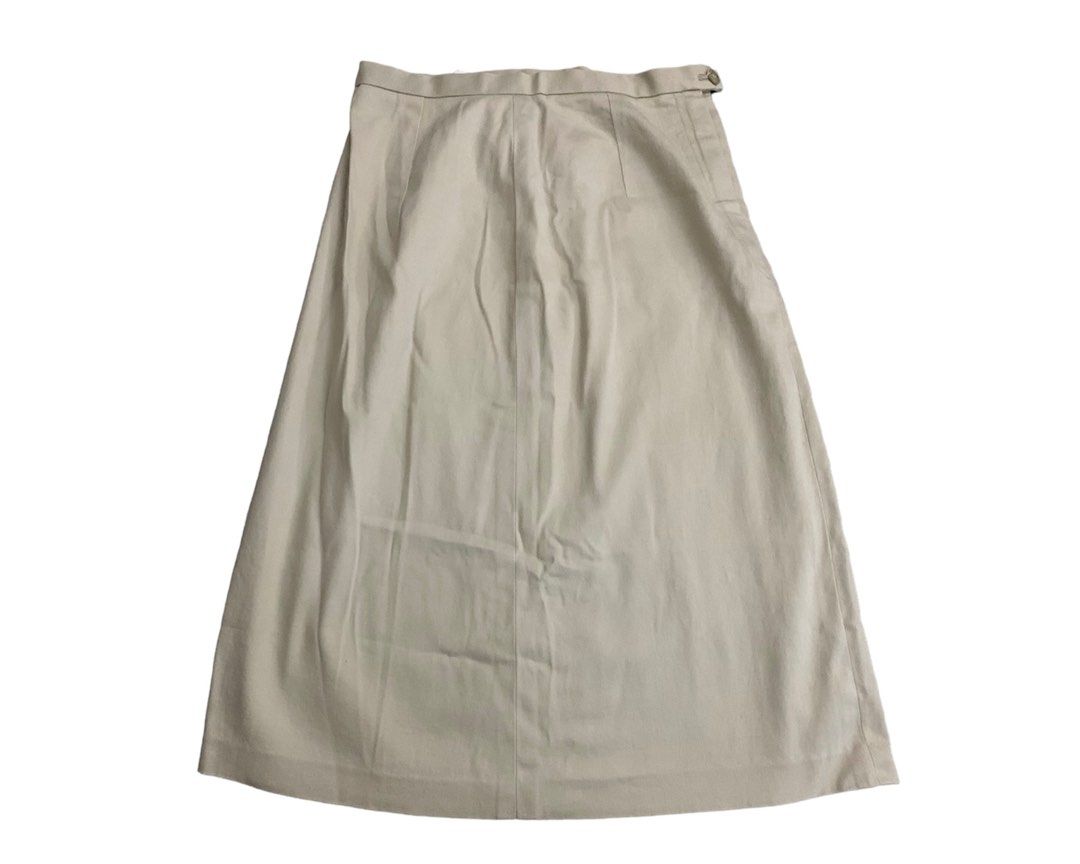 ✸ beige a-line mid skirt (Category: Skirts) located in Las Pinas. Submitted by cyamese (Listing ID 1249233165, Image 1). Description: condition: used once size: 25” waist - 24” length (can provide measurements) mop: gcash / bpi mod: gogoexpress / same day delivery .