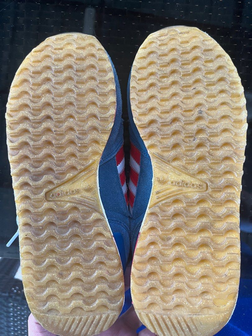 Adidas Rubber Shoes (Category: Babies & Kids Fashion) located in Quezon City. Submitted by masbugs (Listing ID 1249116114, Image 3). Description: FS: Adidas shoes for kids. It’s a size 5. Signs of usage. Some peeled paint near the soles & small hole near the heel. .