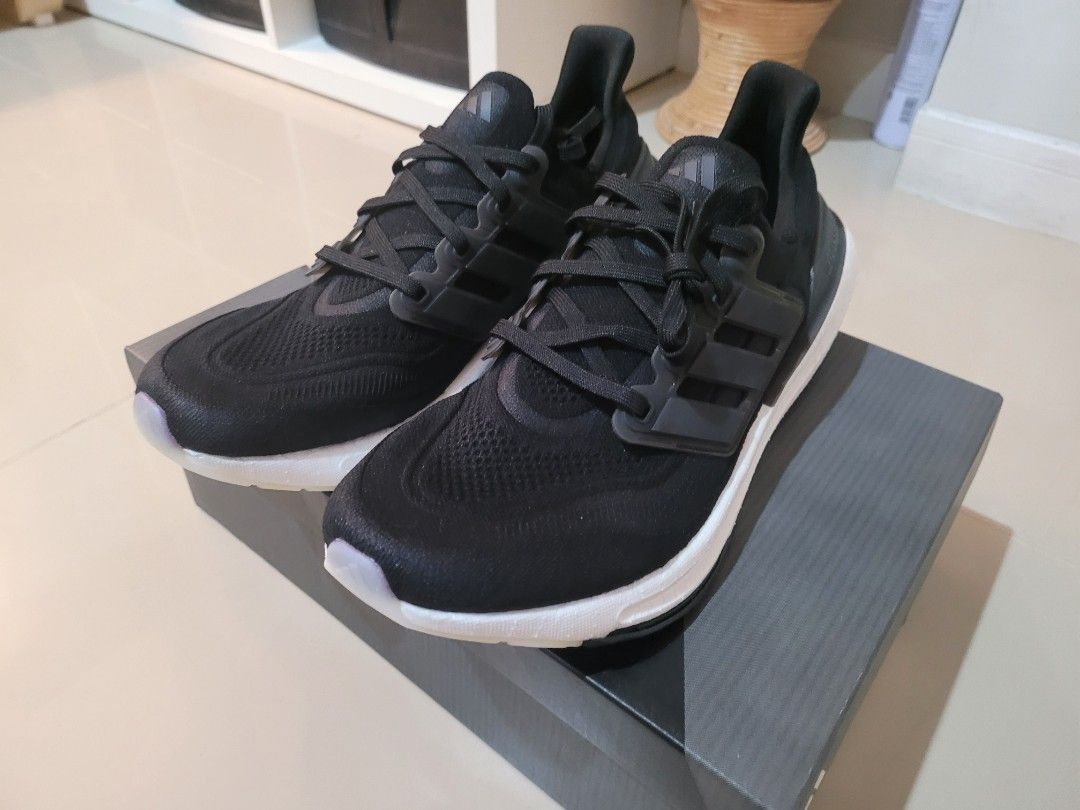 Adidas ultraboost 23 size 10.5, Fesyen Pria, Sepatu , Sneakers di Carousell