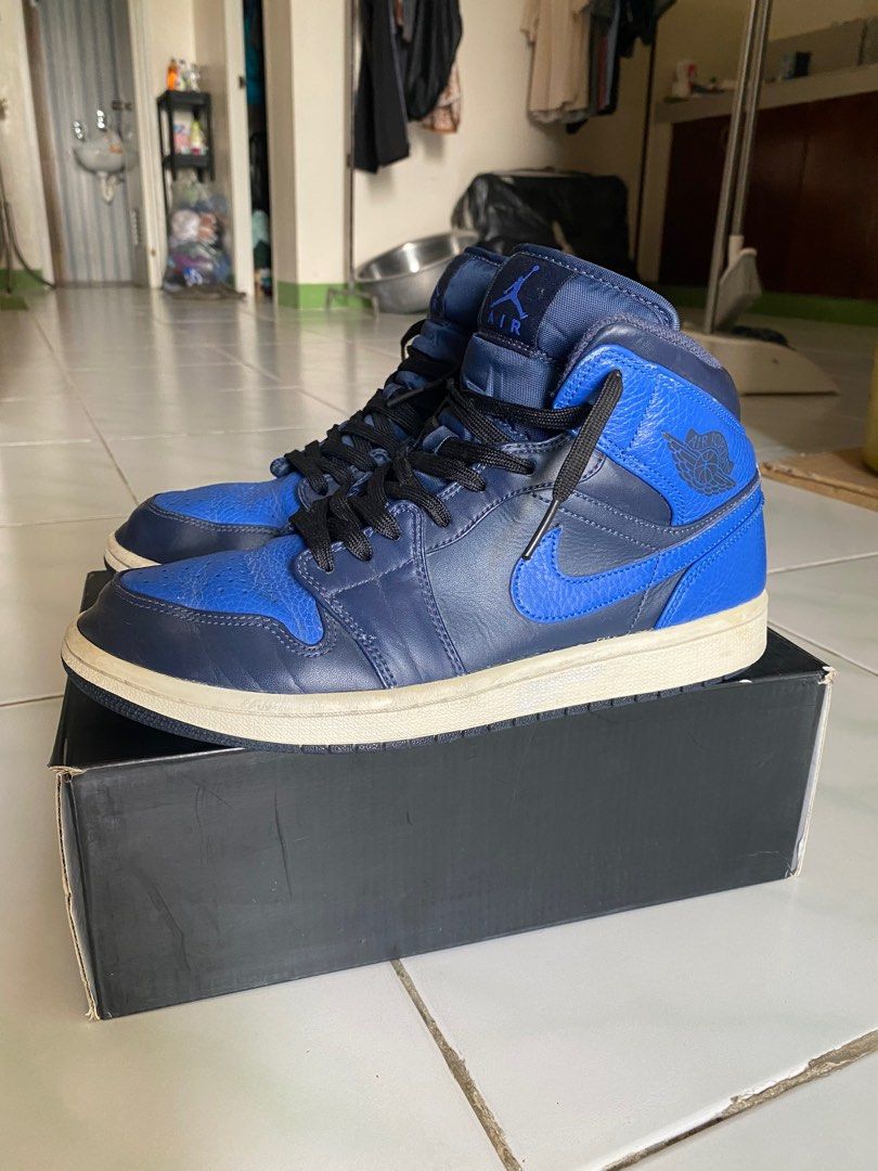 Air jordan 1 retro mid obsidian royal hotsell