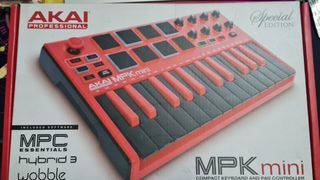 AKAI MPK mini Specail Edition Red Black Version