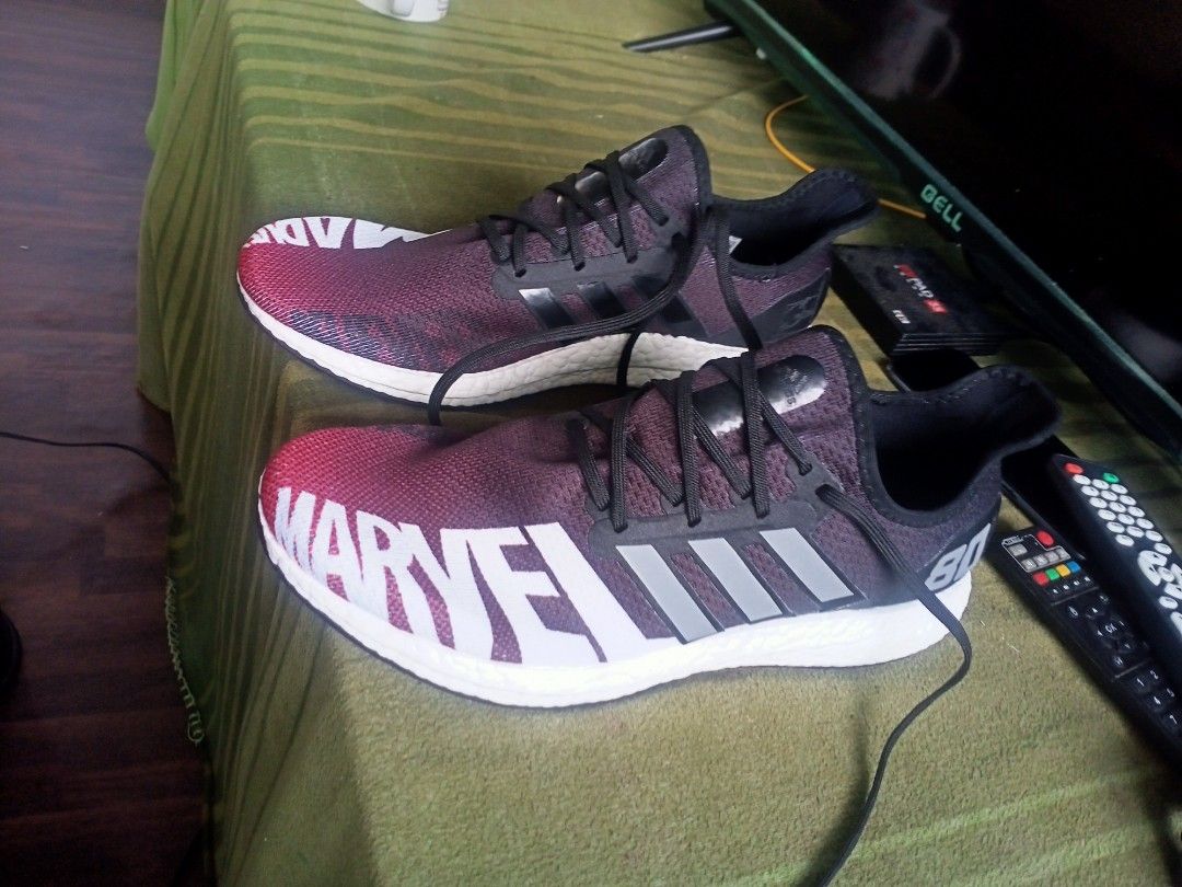 Adidas online marvel 80
