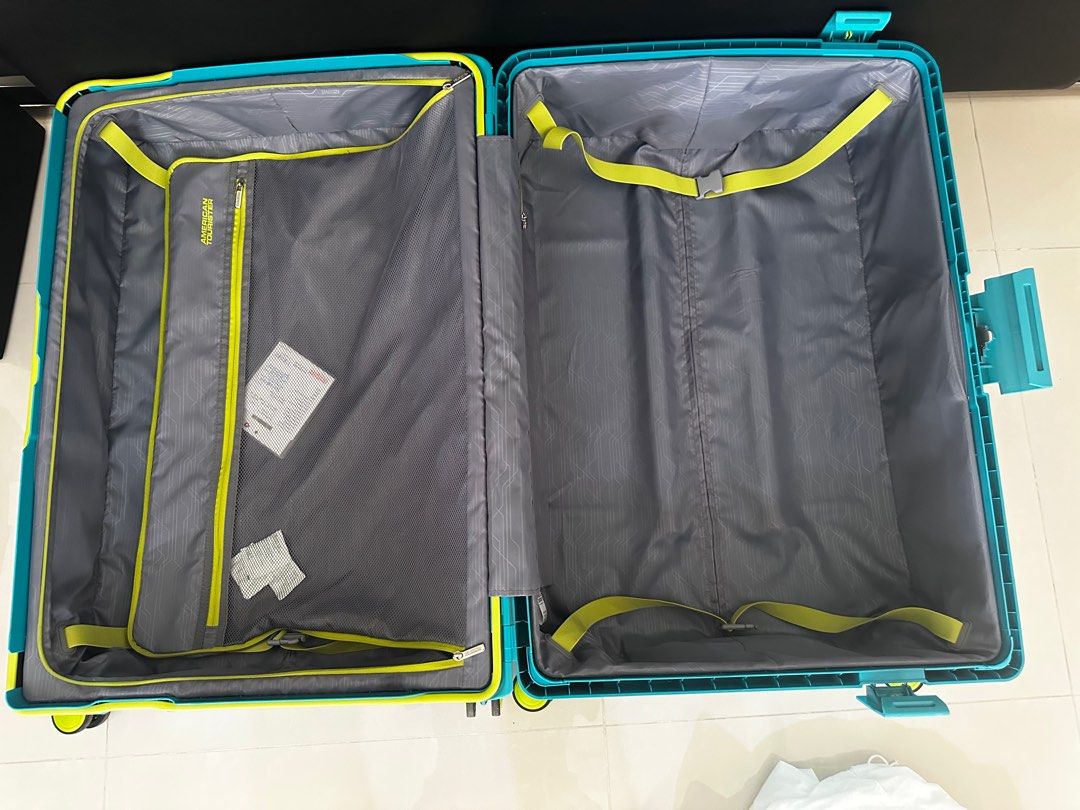 American Tourister 30 inch Luggage, Hobbies & Toys, Travel, Luggage on
