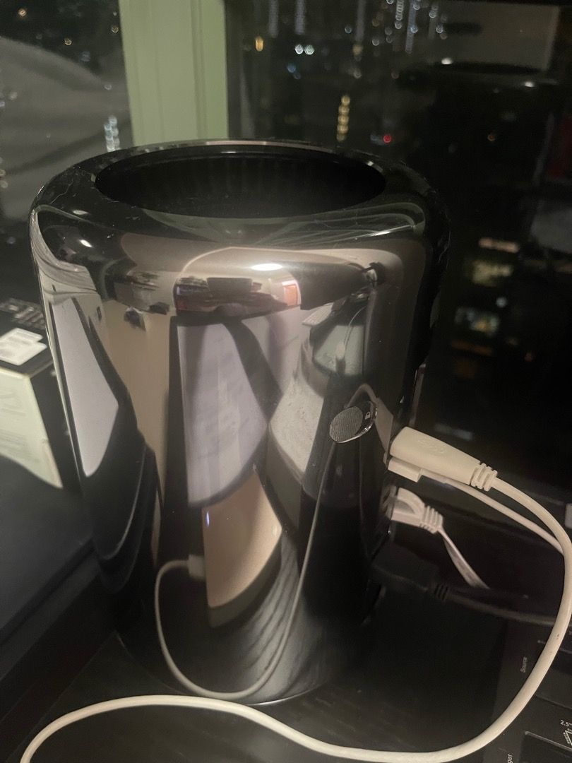 Apple Mac Pro 2013 XEON E5-12-Core 24-line with 64GB RAM, 500GB