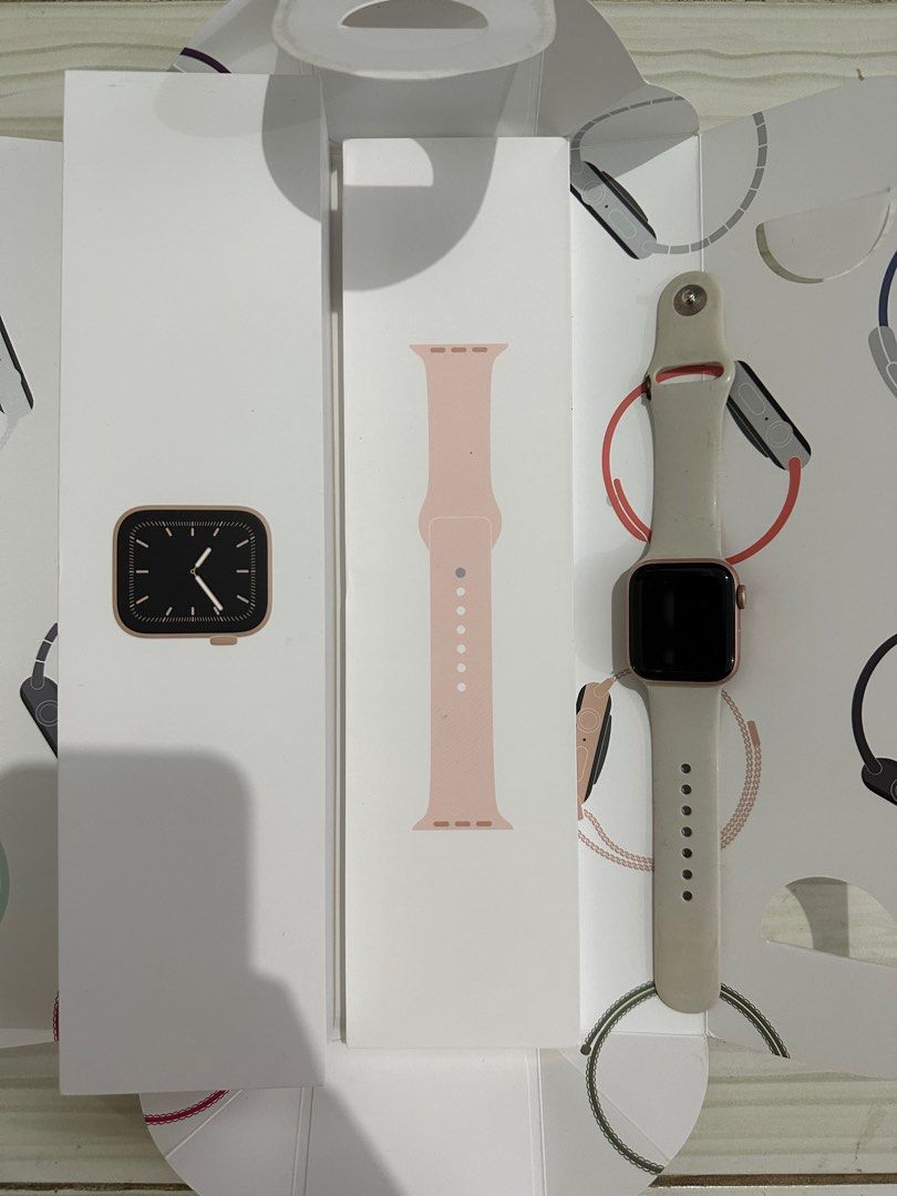 Apple Watch series 5 ibox 40mm Fesyen Wanita Jam Tangan di Carousell