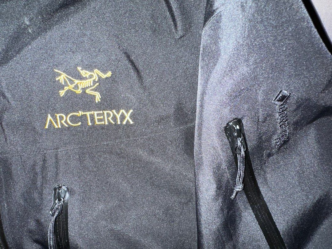 Arcteryx Alpha SV 24K Gold, 男裝, 外套及戶外衣服- Carousell