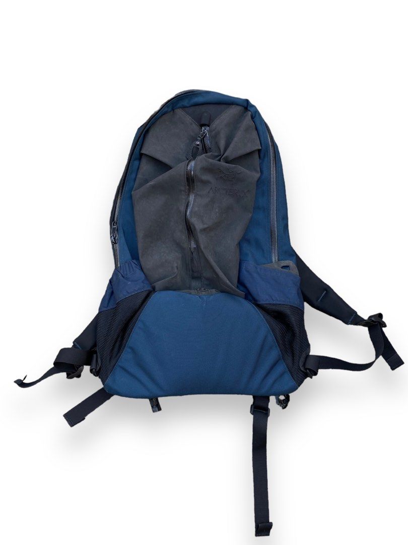 Arc'teryx ネイビー リュック Arc'teryx ネイビー リュック 美品