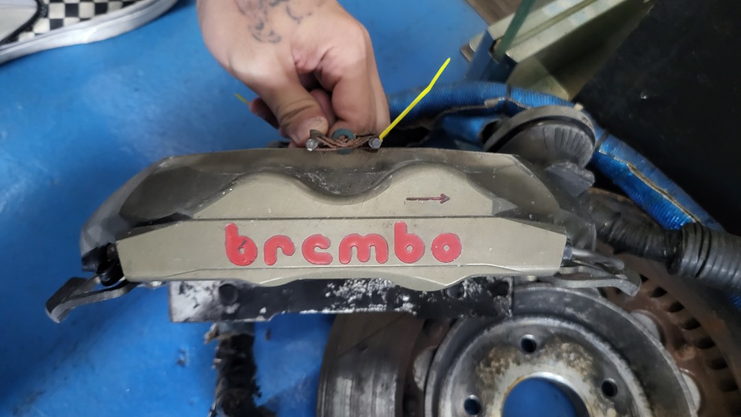 Brembo monoblock, Car Accessories, Accessories on Carousell