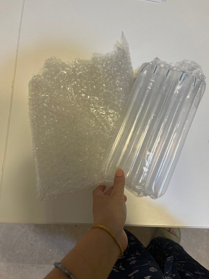 Bubble wrap (Category: Other Stationery & Craft) located in Singapore. Submitted by pineapple13 (Listing ID 1249199145, Image 1). Description: Recycle item , delivery fees $20 , pls self collect Have a lots .