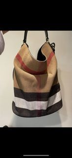Burberry 手提包