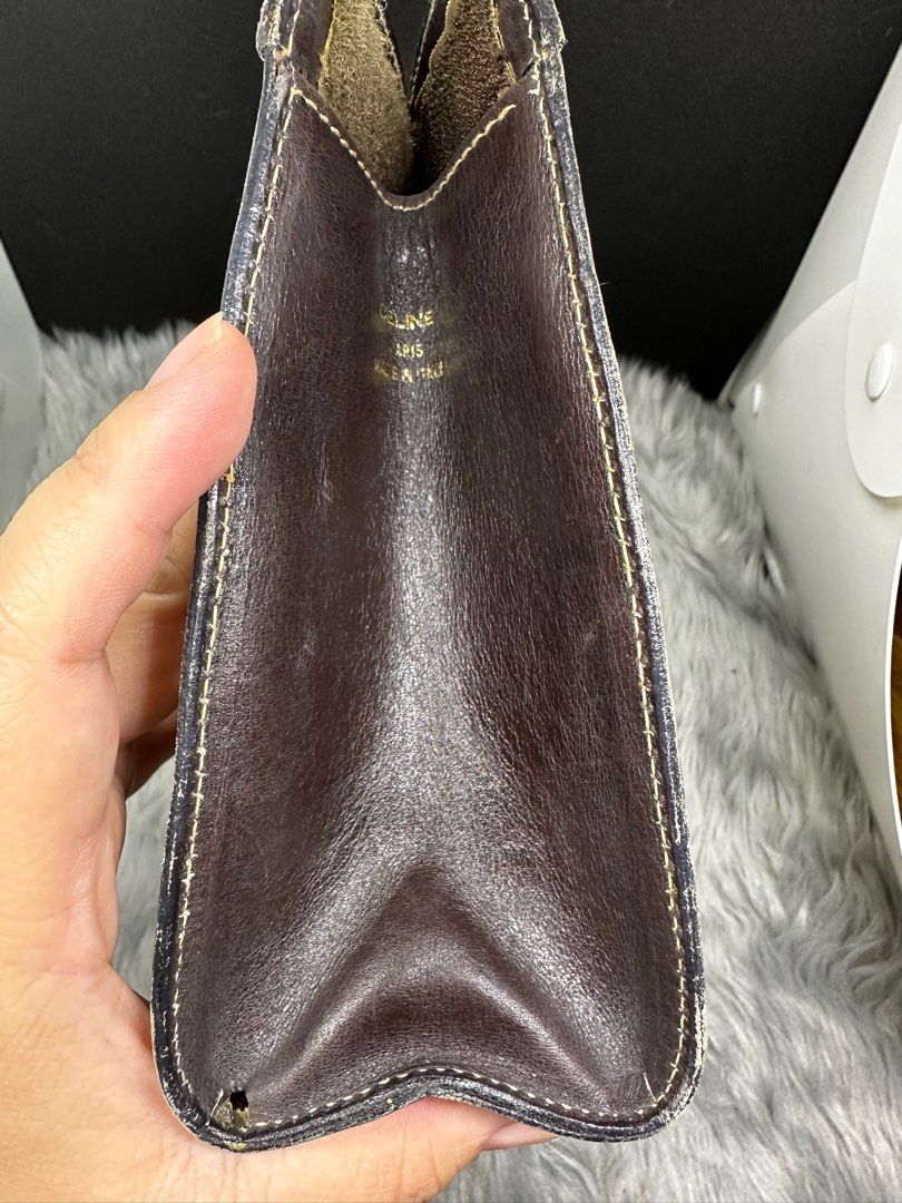 celine clutch bag (Category: Luxury Bags & Wallets) located in Antipolo. Submitted by prelovedcloseta (Listing ID 1249211018, Image 2). Description: authentic celine clutch/ pouch from japan preloved ➡️flaw: may super liit n butas sa gilid ➡️recommendation: tapalan sa loon ng leather sticker ☺️.