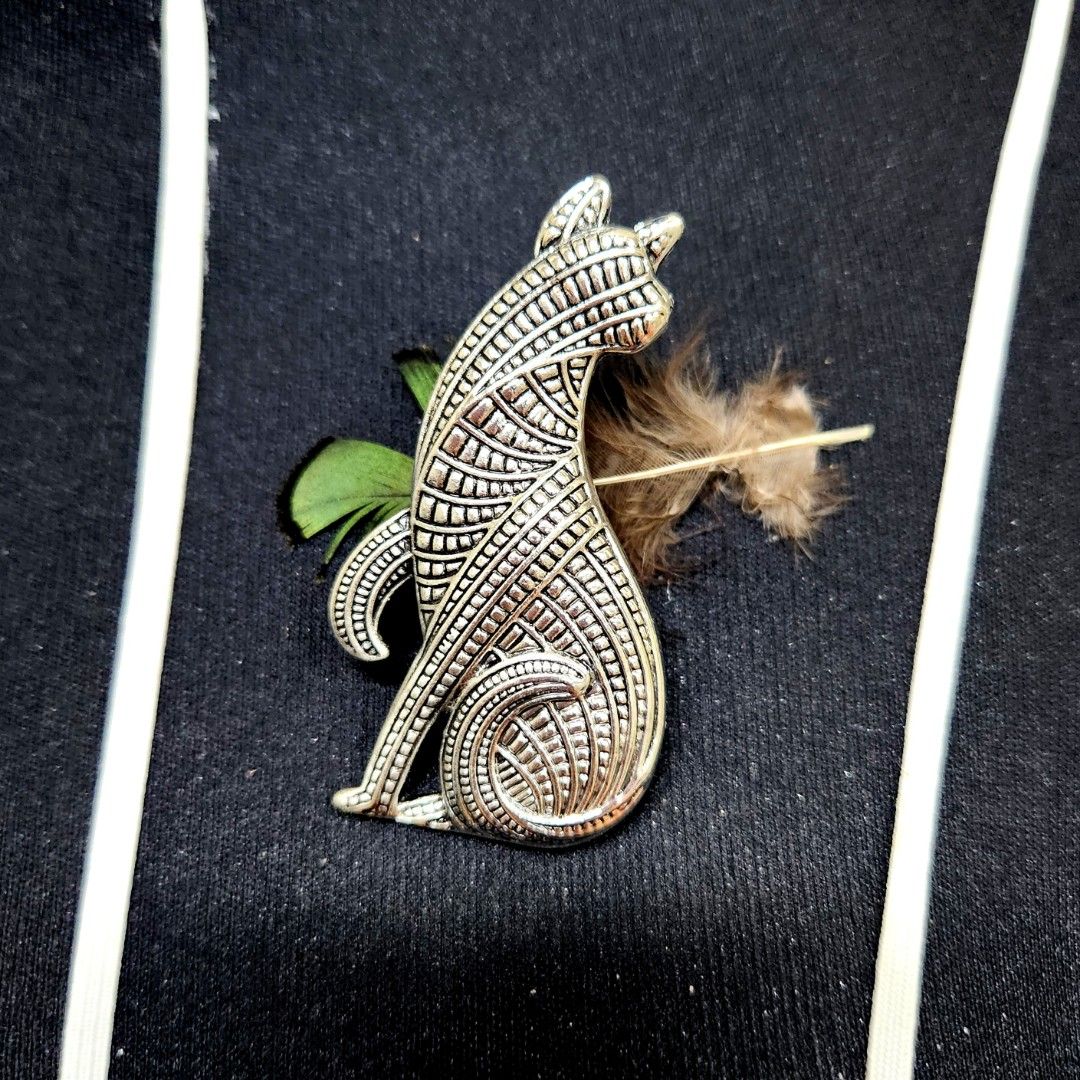 Art deco silver cat brooch on sale