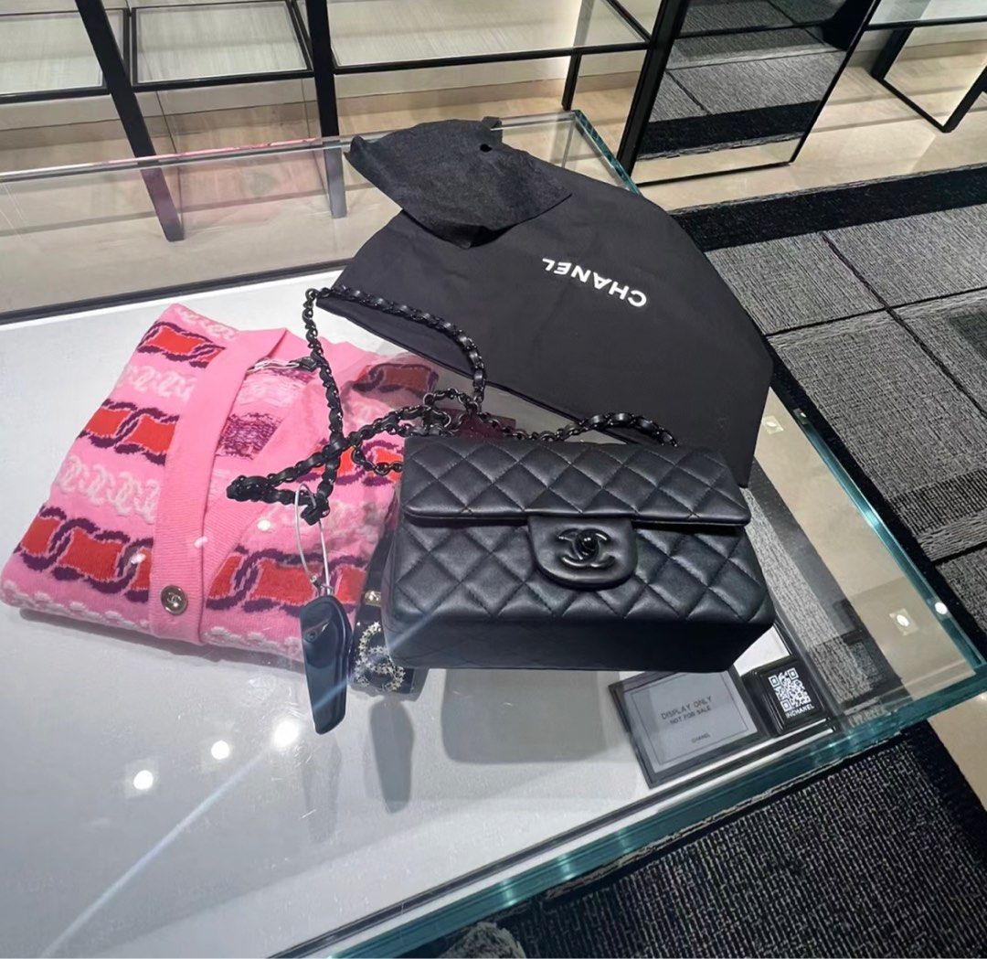 Mua Túi Đeo Chéo Nữ Chanel 23S Mini Rectangular Flap Bag Shiny Lambskin  Black GHW Màu Đen - Chanel - Mua tại Vua Hàng Hiệu h088198