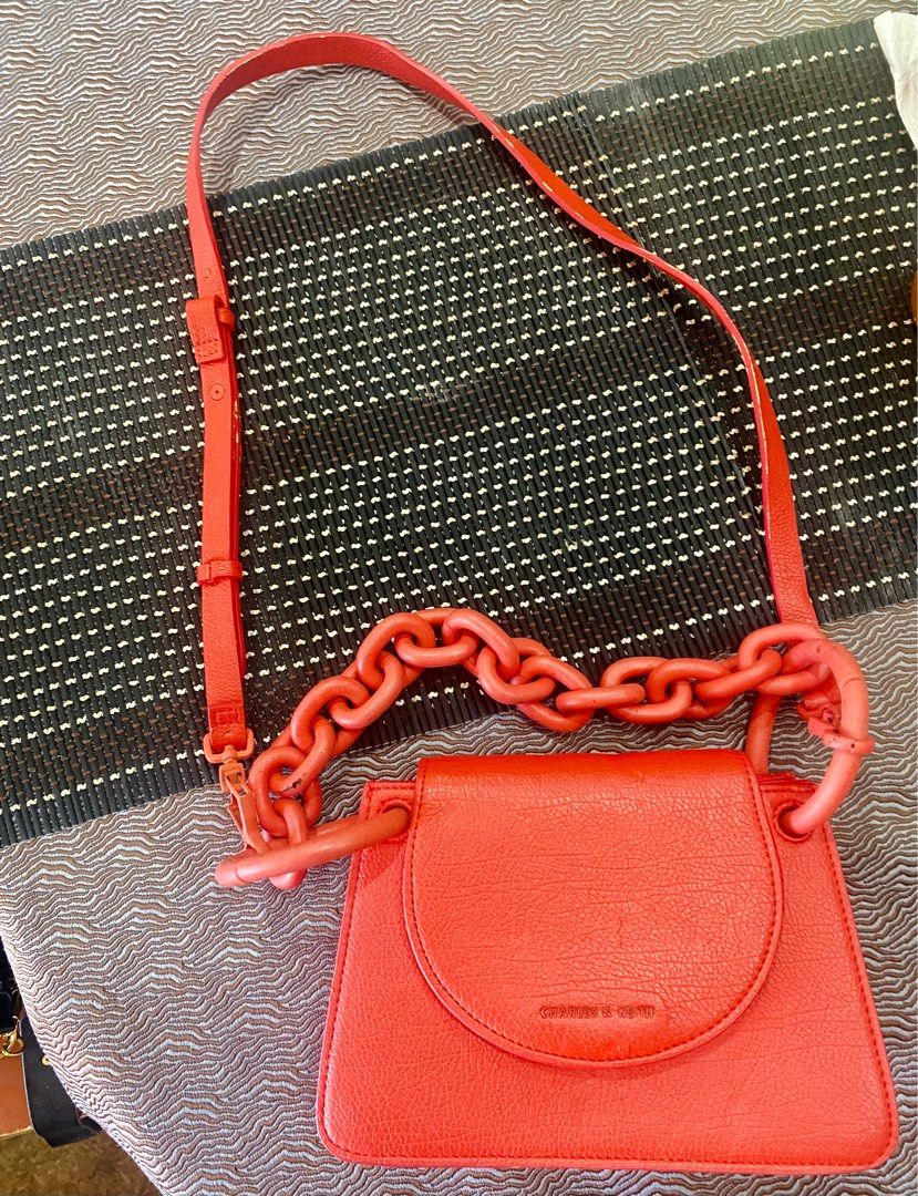 Charles and keith red chain bag 2025