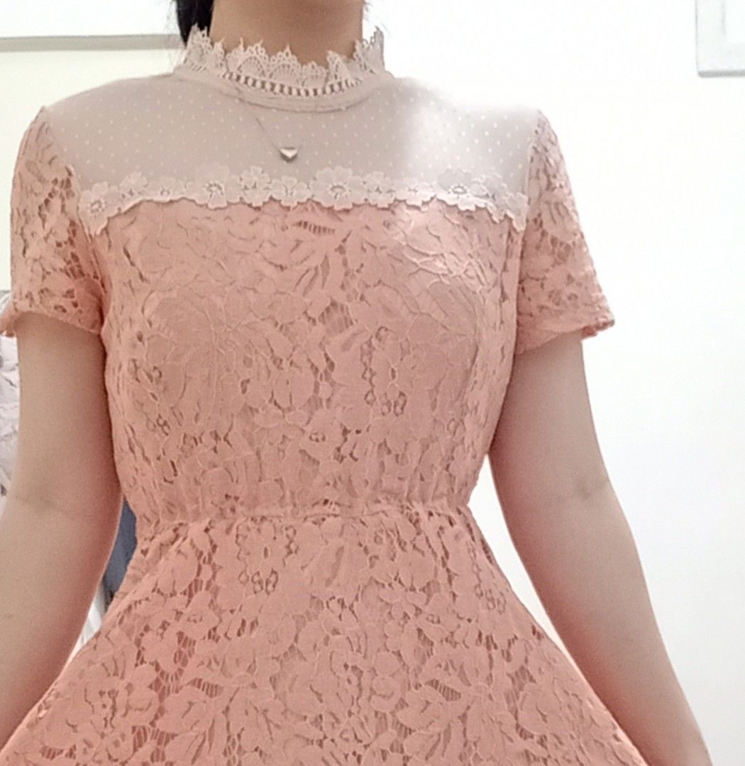 Chic Simple Vintage Pink Lace Dress y2k old money, Fesyen Wanita, Pakaian  Wanita, Gaun u0026 Rok di Carousell