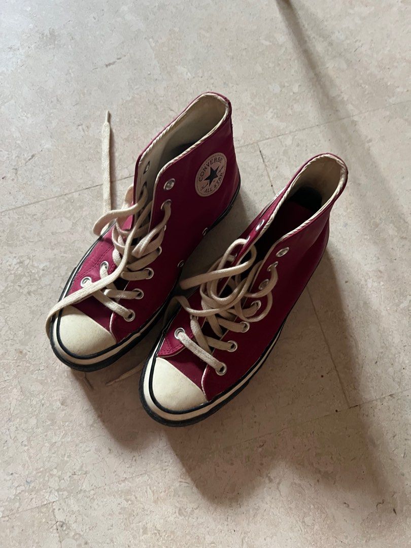 Maroon converse deals slip ons
