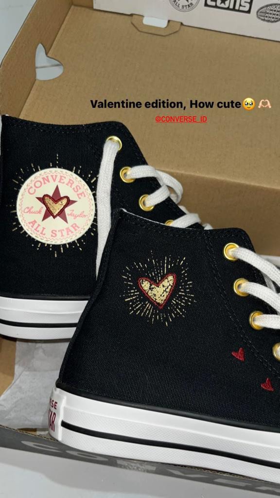 Converse Valentine Edition Fesyen Wanita Sepatu di Carousell