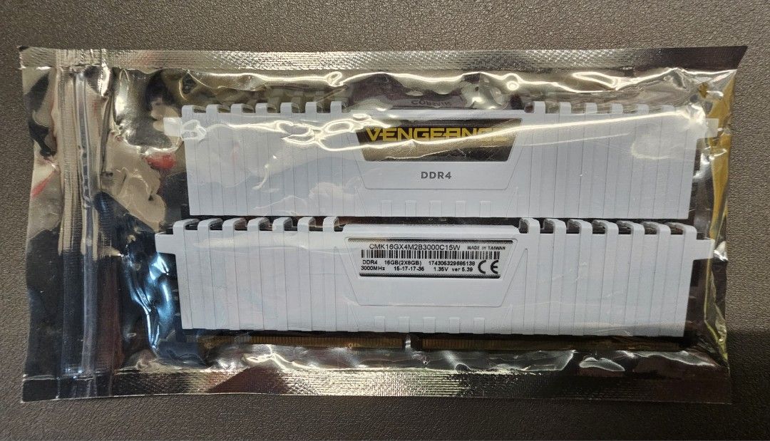 CORSAIR Vengeance LPX 16GB 2 x 8GB DDR4 3000 PC4 24000 Desktop