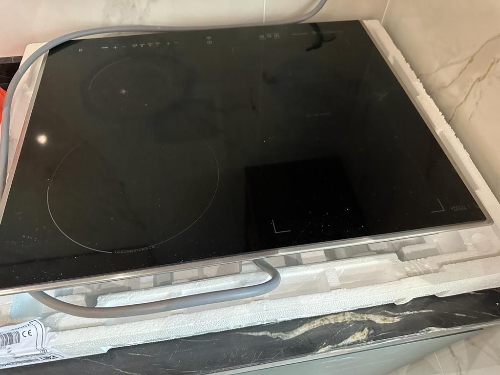 De Dietrich Induction Stovetop, Furniture & Home Living, Bathroom