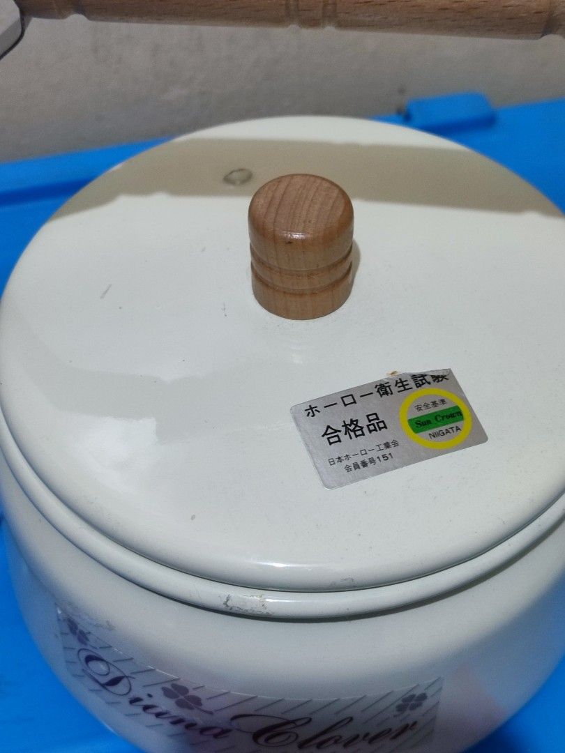 Enamel Tea Kettle or Pot from Japan (Category: Coffee & Tea Tableware) located in Las Pinas. Submitted by mariegarcia (Listing ID 1249182947, Image 3). Description: PTPA P 500(🚫excluding SF) No to long reservation First to pay 📍Location : Las Piñas City 🤳MOP : Gcash / BPI online bank transfer 🚚MOD: Grab/ Lalamove/ Shopee check out/ Flash Express.
