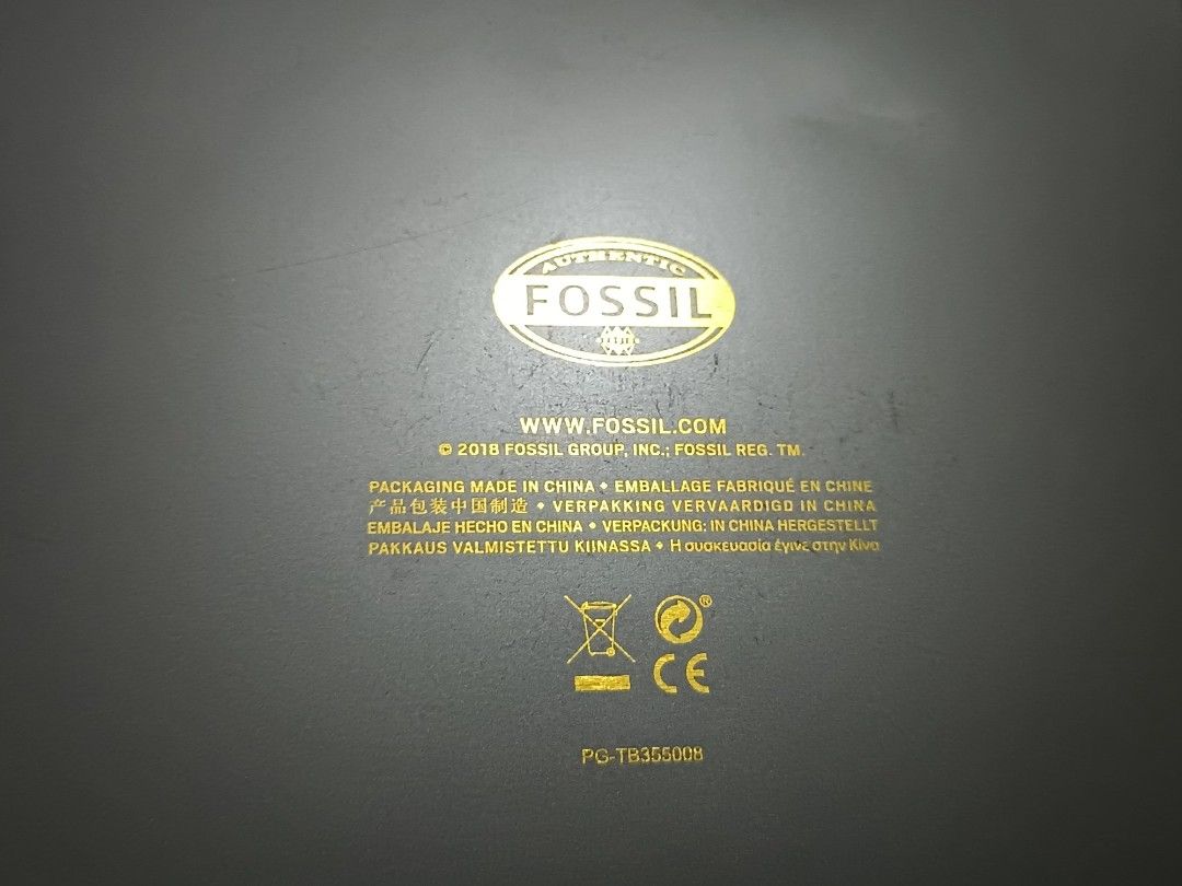 Fossil Tin box (Category: Storage Boxes & Baskets) located in Polangui. Submitted by cornerbags_shoes (Listing ID 1249119256, Image 2). Description: good for storing your small stuff.