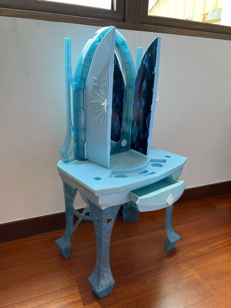 Frozen Vanity Table on Carousell