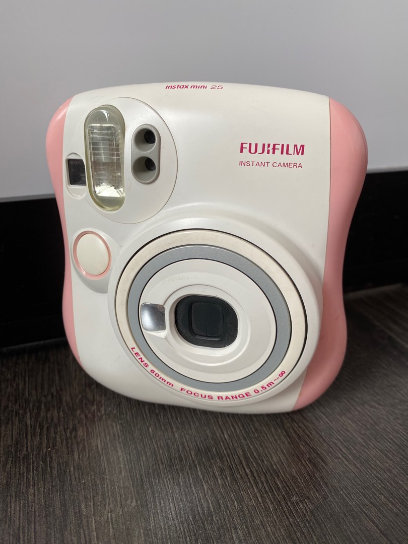Fujifilm Instant Camera Mini, Photography, Cameras on Carousell