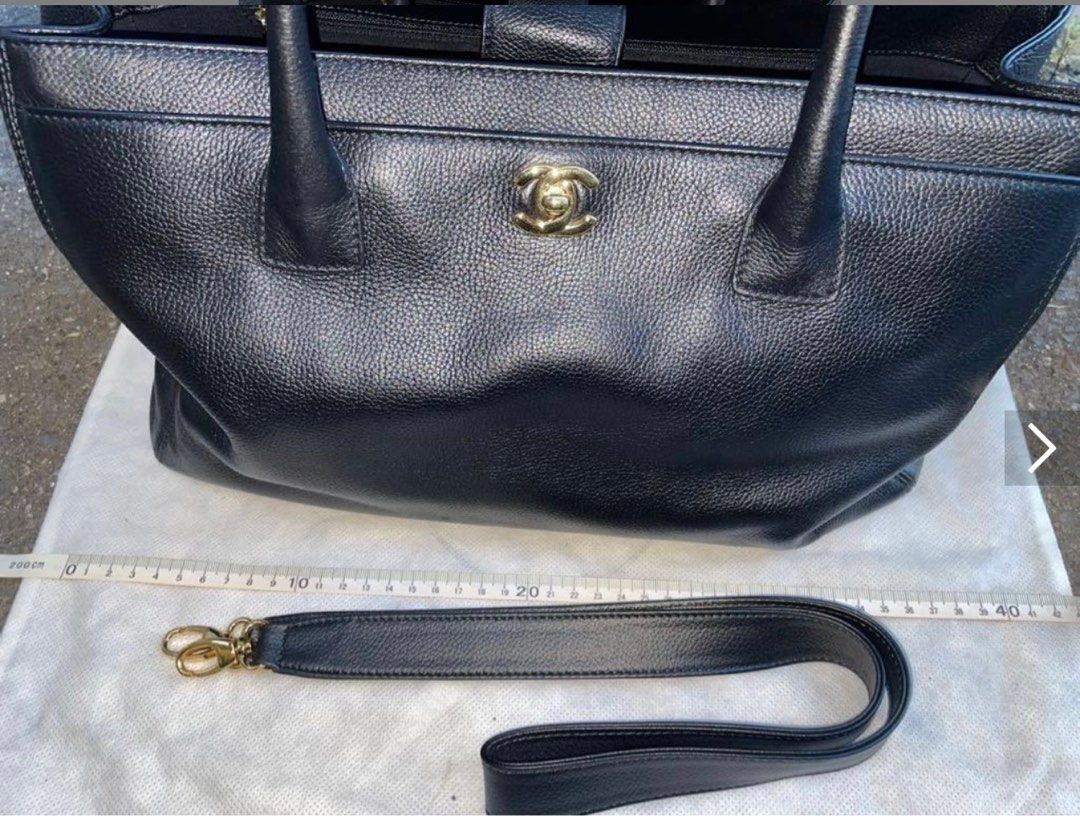 Good Condition Chanel Black Executive Cerf Tote (Category: Luxury Bags & Wallets) located in Caloocan City. Submitted by sarrahnazario-45384 (Listing ID 1249112422, Image 2). Description: bought in Japan Auction with authenticity card with dust bag pm me for datecode pic RFS: decluttering.