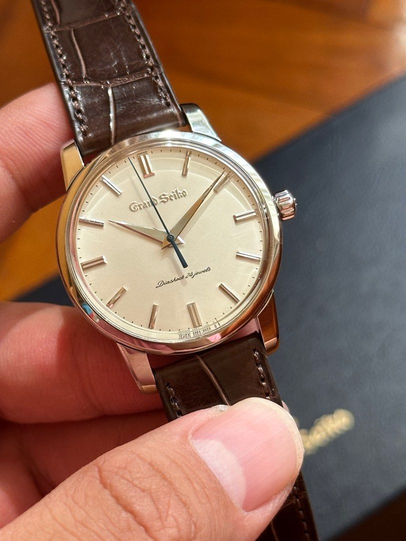 Grand seiko deals sbgw033