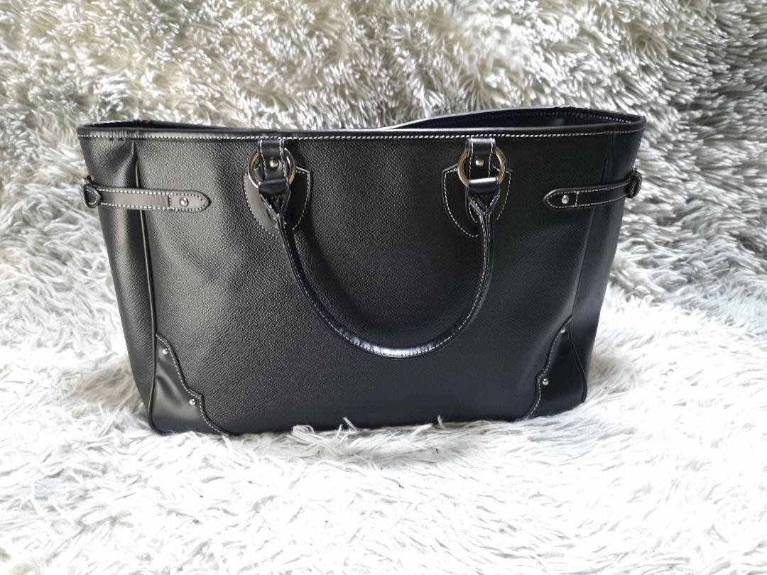 Guy Laroche Vintage black Leather Handbag Made In Spain