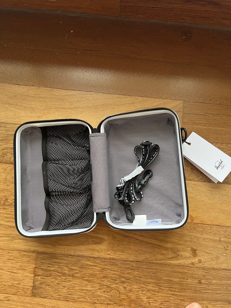 Herschel on sale mini luggage