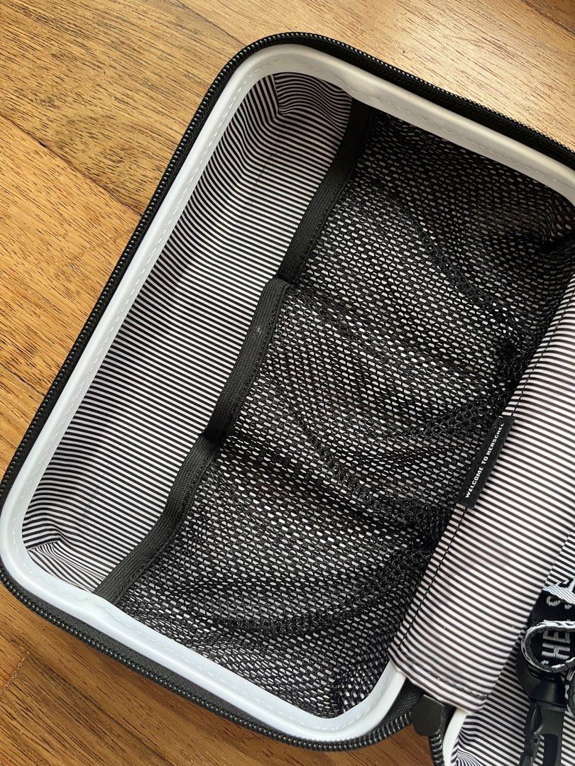 Herschel on sale mini luggage