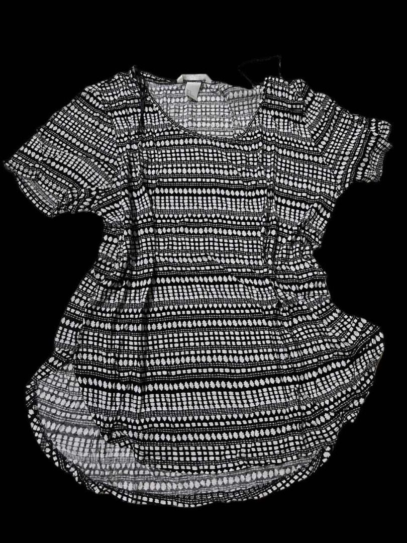 H&M PRINTED TOP (Category: Blouses) located in Makati City. Submitted by declutter_butter (Listing ID 1249129475, Image 1). Description: .