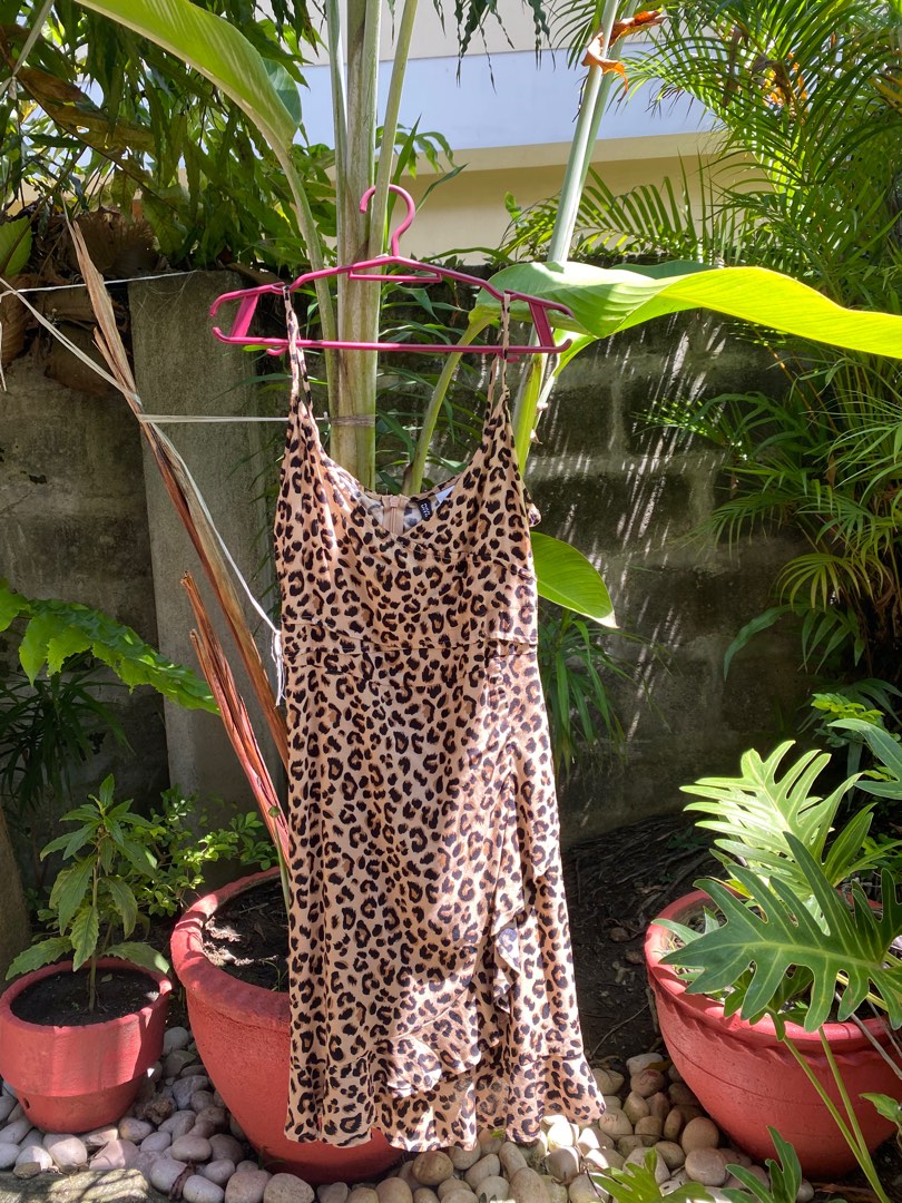 H M tiger print strappy dress Women s Fashion Dresses Sets