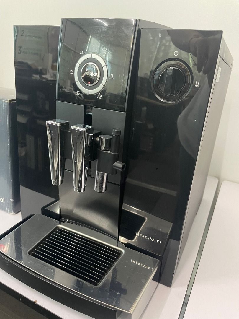 Jura Impressa F7, TV & Home Appliances, Kitchen Appliances, Coffee