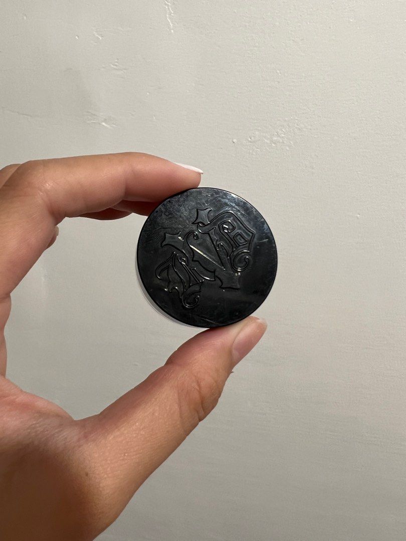 Kat Von D Beauty Setting Powder (Category: Makeup) located in Manila. Submitted by blakeco (Listing ID 1249204514, Image 1). Description: Brand New KVD Setting Powder - 100% Authentic - 1.4g bought in Sephora .